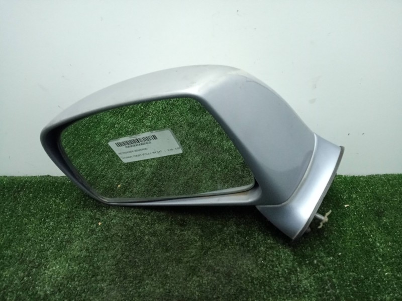 Recambio de retrovisor izquierdo para hyundai trajet (fo) 2.0 16v cat referencia OEM IAM SINREFERENCIA ELECTRICO - 5.PINES GRIS 