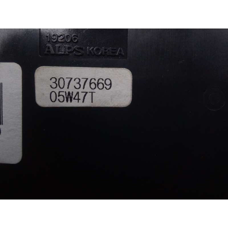 Recambio de mando climatizador para volvo s40 berlina 2.0 diesel cat referencia OEM IAM 30737669  