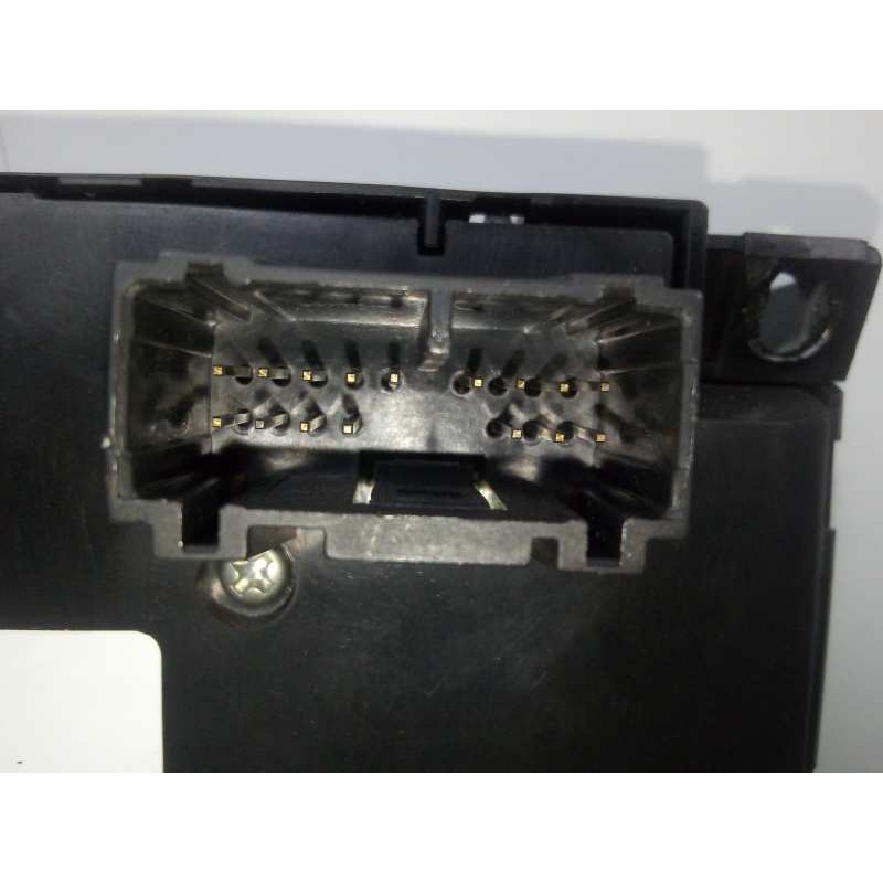 Recambio de mando climatizador para volvo s40 berlina 2.0 diesel cat referencia OEM IAM 30737669  