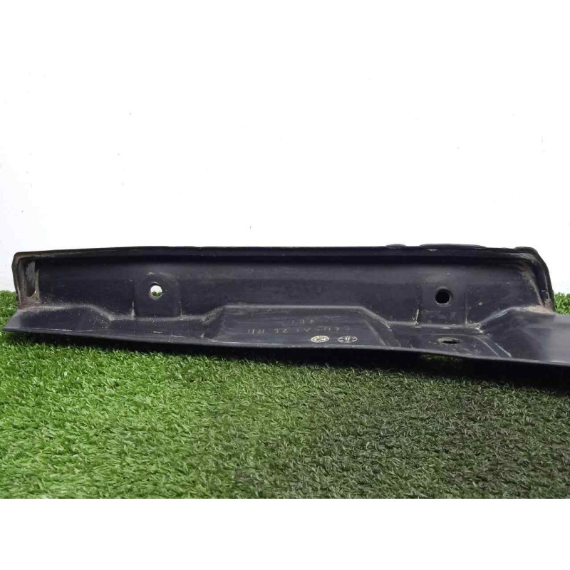 Recambio de molduras delanteras para mitsubishi montero (v80/v90) 3.2 di-d cat referencia OEM IAM 6405A078 FALDILLA DELANTERA DE