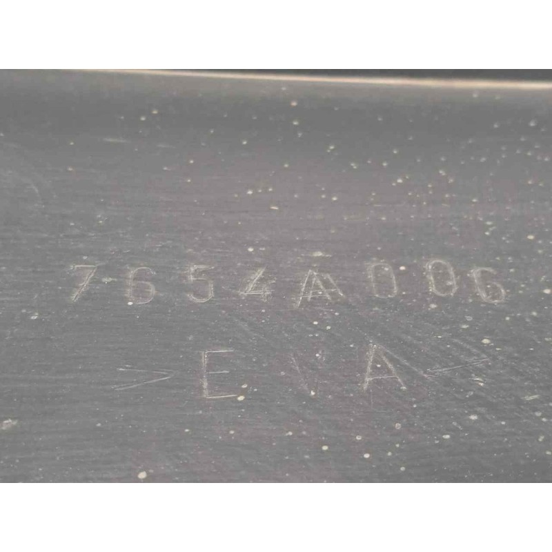 Recambio de molduras traseras para mitsubishi montero (v80/v90) 3.2 di-d cat referencia OEM IAM 7654A006 GUARDABARROS TRASERO 