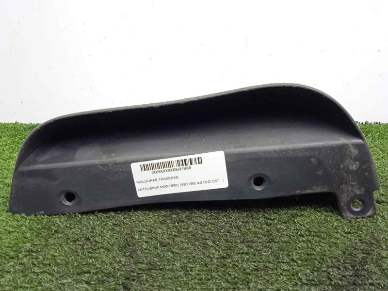 Recambio de molduras traseras para mitsubishi montero (v80/v90) 3.2 di-d cat referencia OEM IAM 7654A006 GUARDABARROS TRASERO 