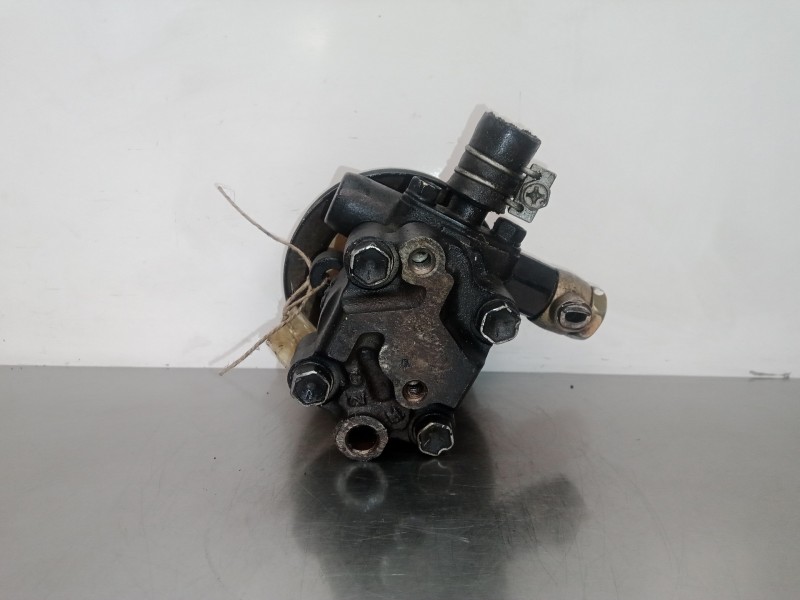 Recambio de bomba servodireccion para nissan almera (n15) 2.0 diesel referencia OEM IAM 93023052 111079 93023052