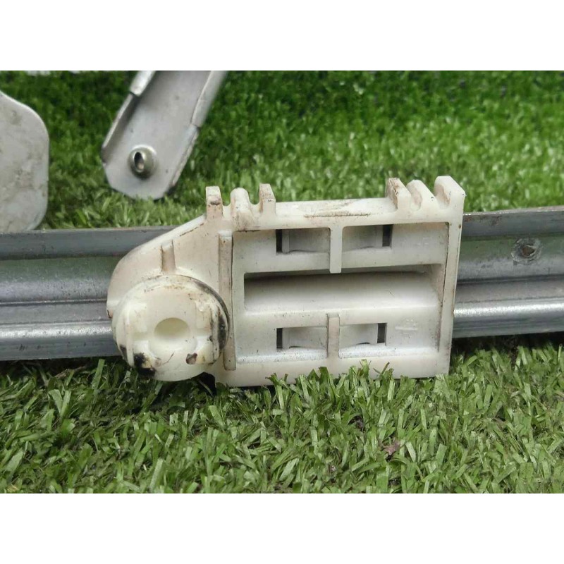 Recambio de elevalunas delantero izquierdo para opel meriva 1.3 16v cdti cat (z 13 dt / ln9) referencia OEM IAM  MERVIA.A - ELEC