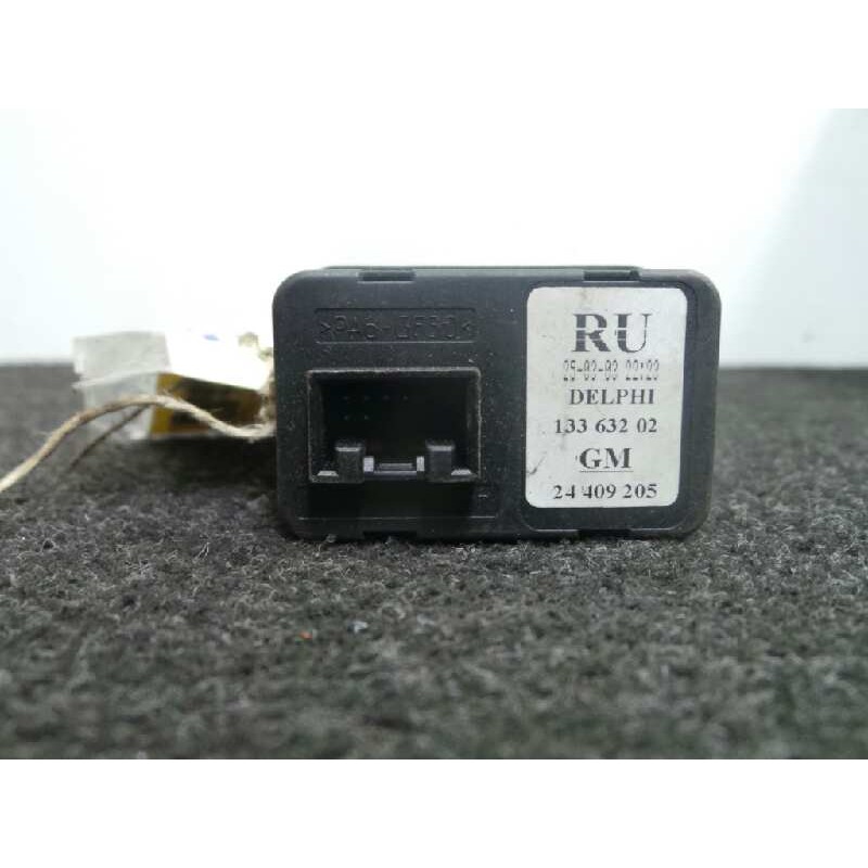 Recambio de mando elevalunas delantero izquierdo para opel corsa c 1.0 12v cat (z 10 xe / lw3) referencia OEM IAM   6 PINES