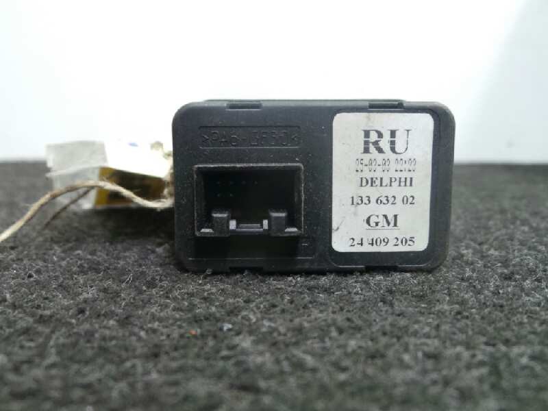 Recambio de mando elevalunas delantero izquierdo para opel corsa c 1.0 12v cat (z 10 xe / lw3) referencia OEM IAM   6 PINES