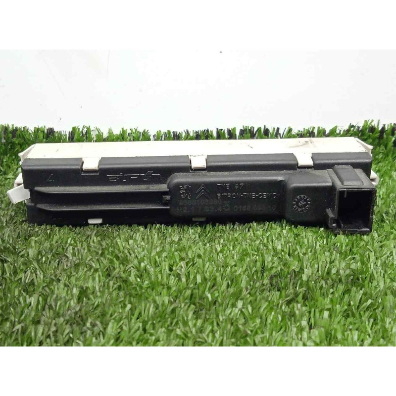 Recambio de pantalla multifuncion para peugeot 207 1.4 referencia OEM IAM 9665103980  