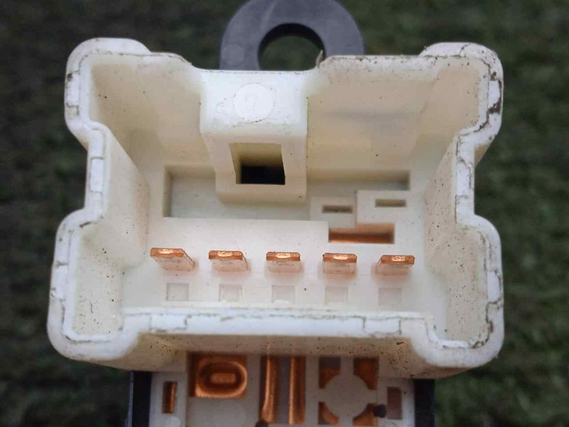 Recambio de mando elevalunas trasero derecho para subaru forester s12 2.0 diesel cat referencia OEM IAM  5.PINES 