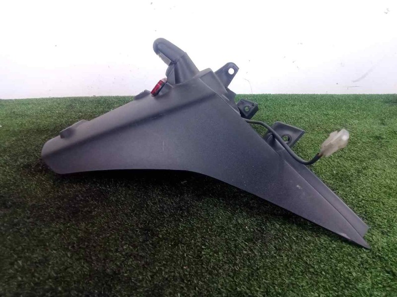 Recambio de guardabarros trasero para peugeot satelis ii 125 referencia OEM IAM 1176698700 PORTA.MATRICULAS 