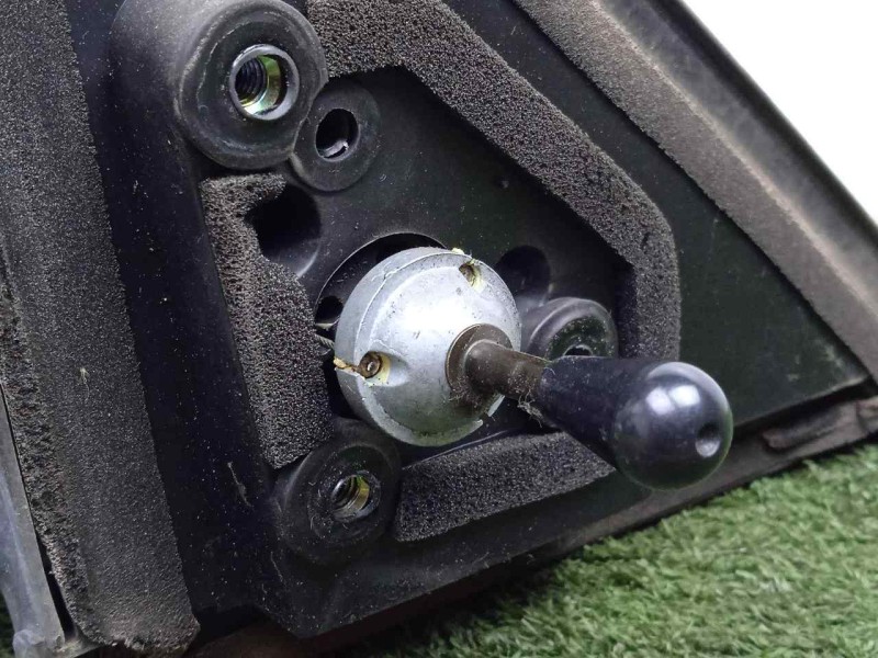 Recambio de retrovisor izquierdo para mitsubishi colt (cj0) 1.6 cat referencia OEM IAM SINREFERENCIA MANUAL NEGRO