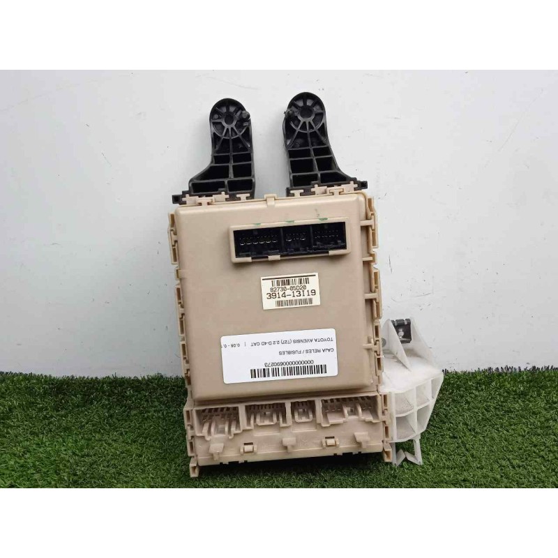 Recambio de caja reles / fusibles para toyota avensis (t27) 2.2 d-4d cat referencia OEM IAM 316953G02-8273005D20-391413119  