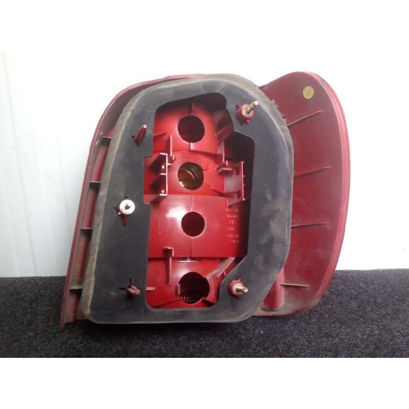 Recambio de piloto trasero izquierdo para volkswagen polo berlina (6n2) 1.4 16v referencia OEM IAM  00-02 SIN.PORTALAMPARAS