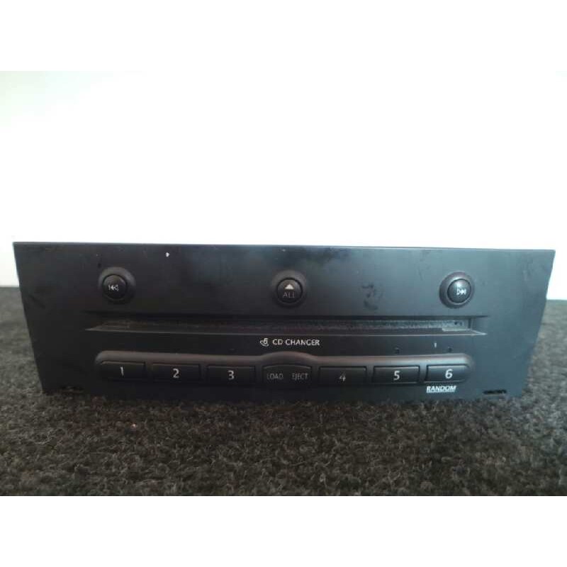 Recambio de sistema audio / radio cd para renault megane ii berlina 5p 1.5 dci diesel referencia OEM IAM 8200084437A-020385  