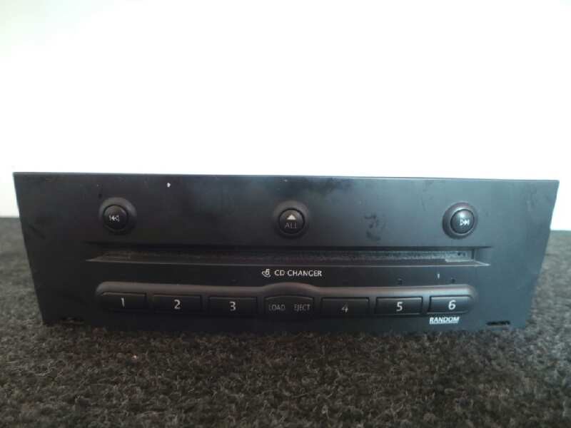 Recambio de sistema audio / radio cd para renault megane ii berlina 5p 1.5 dci diesel referencia OEM IAM 8200084437A-020385  