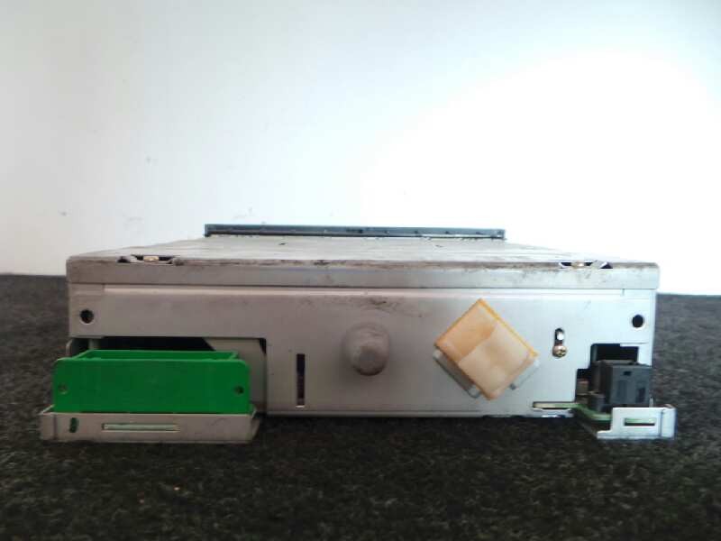 Recambio de sistema audio / radio cd para renault megane ii berlina 5p 1.5 dci diesel referencia OEM IAM 8200084437A-020385  