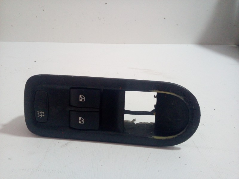 Recambio de mando elevalunas delantero izquierdo para renault megane ii berlina 5p 1.5 dci diesel referencia OEM IAM   4 BOTONES