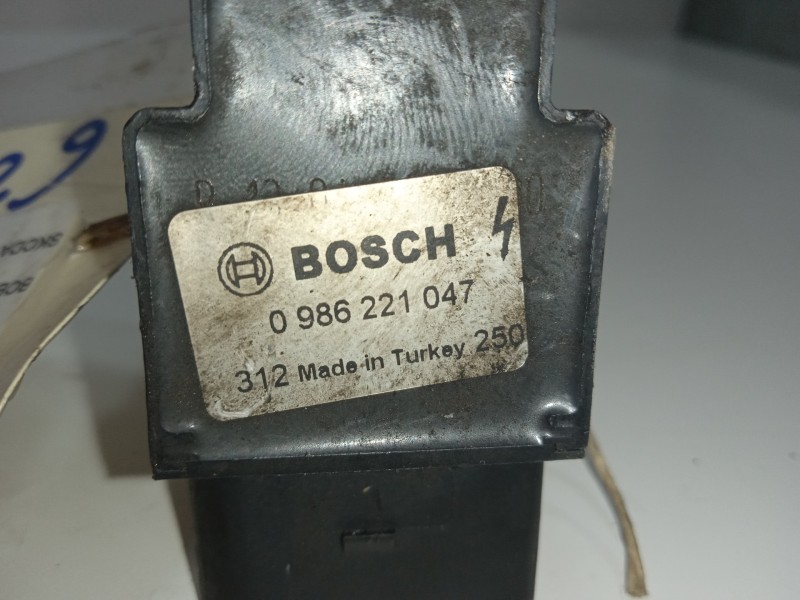 Recambio de bobina encendido para skoda fabia (5j2 ) 1.2 referencia OEM IAM 0986221047  