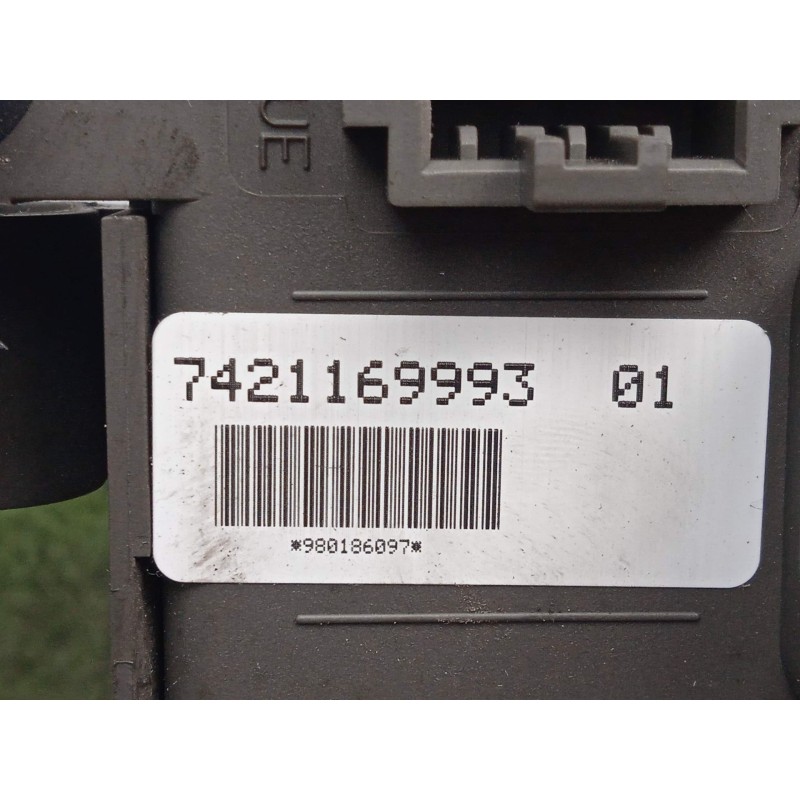 Recambio de caja reles / fusibles para volvo fl xxx 7.2 diesel referencia OEM IAM 518849401-7421169993  