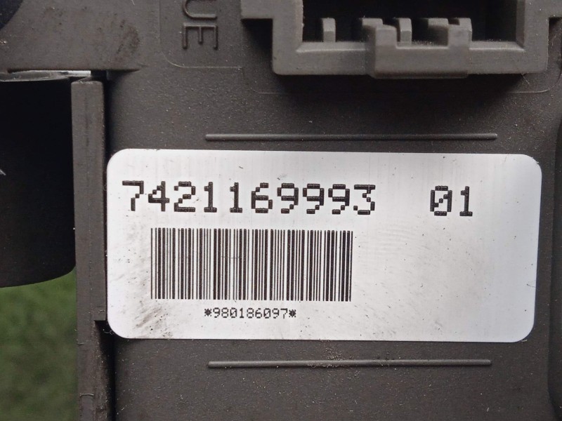 Recambio de caja reles / fusibles para volvo fl xxx 7.2 diesel referencia OEM IAM 518849401-7421169993  
