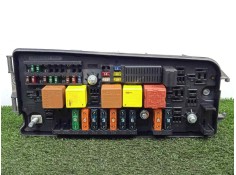 Recambio de caja reles / fusibles para opel vectra c berlina 2.0 dti referencia OEM IAM 13112918-519038004  