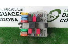 Recambio de caja reles / fusibles para fiat punto berlina (188) 1.2 cat referencia OEM IAM 46835593  