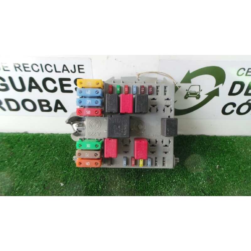 Recambio de caja reles / fusibles para fiat punto berlina (188) 1.2 cat referencia OEM IAM 46835593  