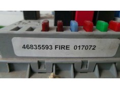 Recambio de caja reles / fusibles para fiat punto berlina (188) 1.2 cat referencia OEM IAM 46835593   2