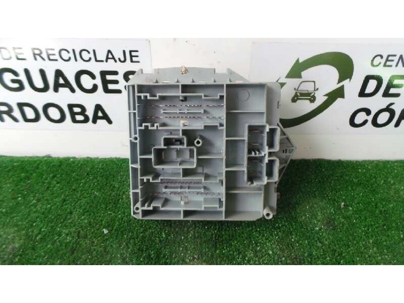 Recambio de caja reles / fusibles para fiat punto berlina (188) 1.2 cat referencia OEM IAM 46835593  