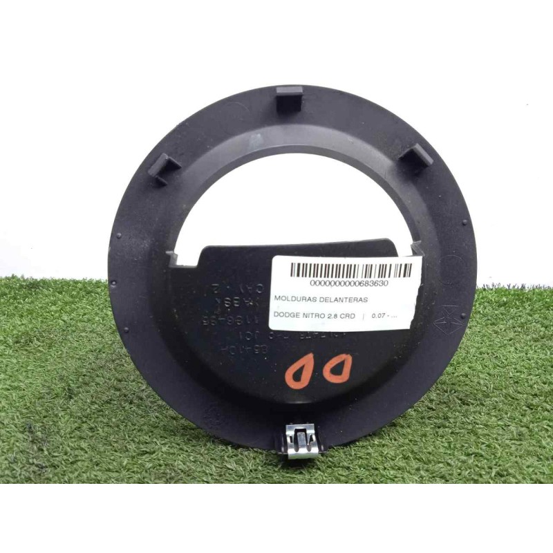 Recambio de molduras delanteras para dodge nitro 2.8 crd referencia OEM IAM 1CL74XDVAB-854104-1186485  