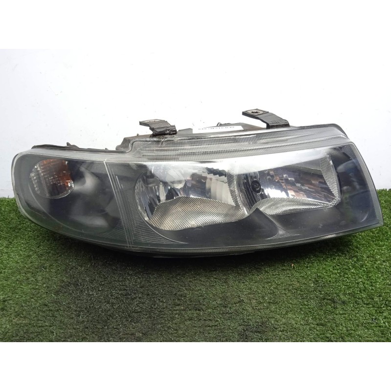 Recambio de faro derecho para seat toledo (1m2) 1.9 tdi referencia OEM IAM SINREFERENCIA  