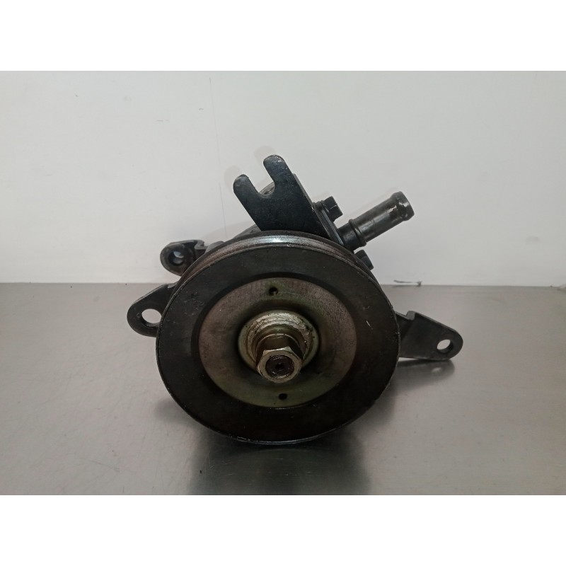 Recambio de bomba servodireccion para nissan almera (n15) 2.0 diesel referencia OEM IAM 93023052  CD20