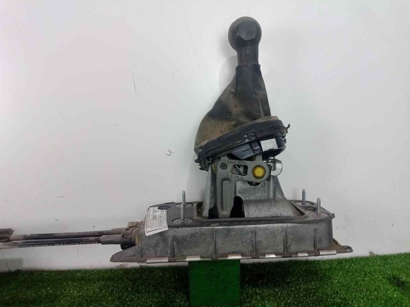 Recambio de palanca cambio para seat leon (1p1) 2.0 tdi referencia OEM IAM 1K0711049AT 6.VELOCIDADES MANUAL