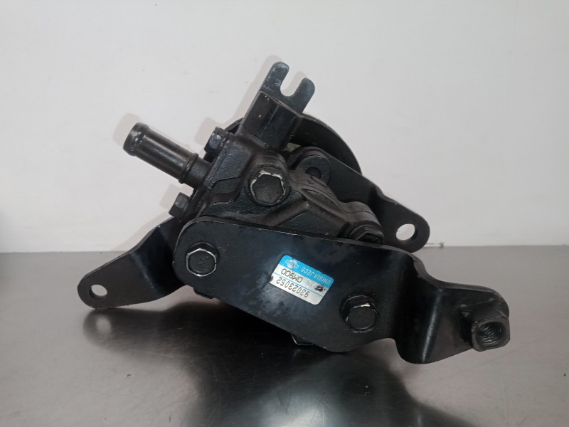 Recambio de bomba servodireccion para nissan almera (n15) 2.0 diesel referencia OEM IAM 93023052  CD20