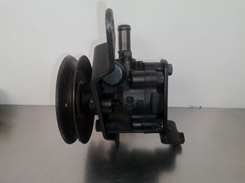 Recambio de bomba servodireccion para nissan almera (n15) 2.0 diesel referencia OEM IAM 93023052  CD20