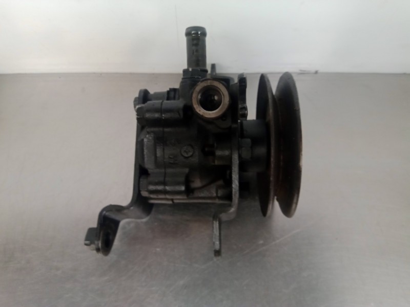 Recambio de bomba servodireccion para nissan almera (n15) 2.0 diesel referencia OEM IAM 93023052  CD20