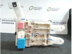 Recambio de caja reles / fusibles para toyota auris 1.4 turbodiesel cat referencia OEM IAM 8273002150A-02119G07-03939E14  