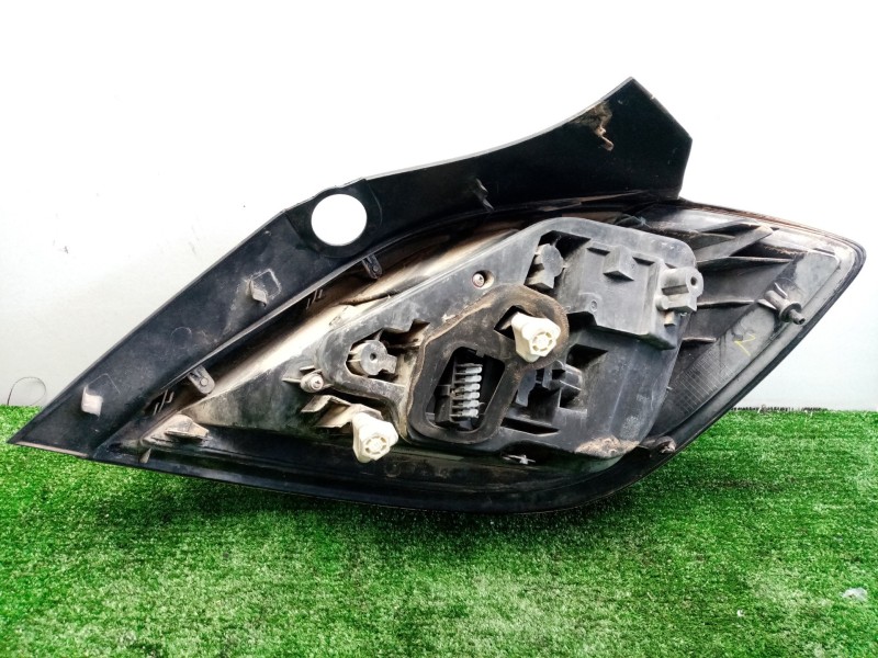 Recambio de piloto trasero izquierdo para opel astra h berlina 1.7 16v cdti referencia OEM IAM  ASTRA.H - 04-07 5.PUERTAS - BLAN