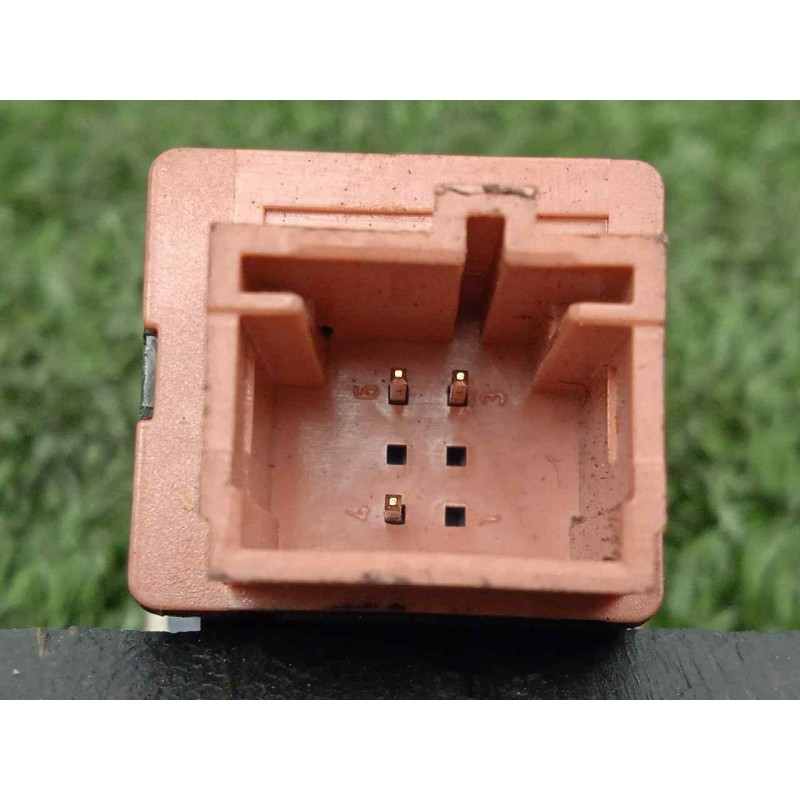 Recambio de warning para peugeot partner kombi 1.6 16v hdi cat referencia OEM IAM  08- 3.PINES