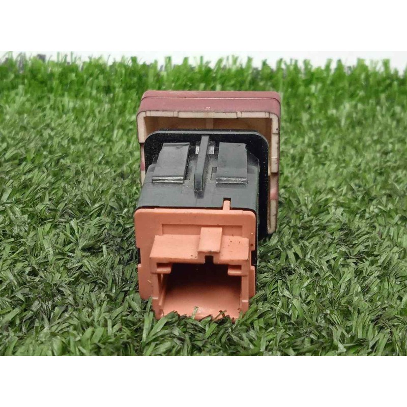 Recambio de warning para peugeot partner kombi 1.6 16v hdi cat referencia OEM IAM  08- 3.PINES