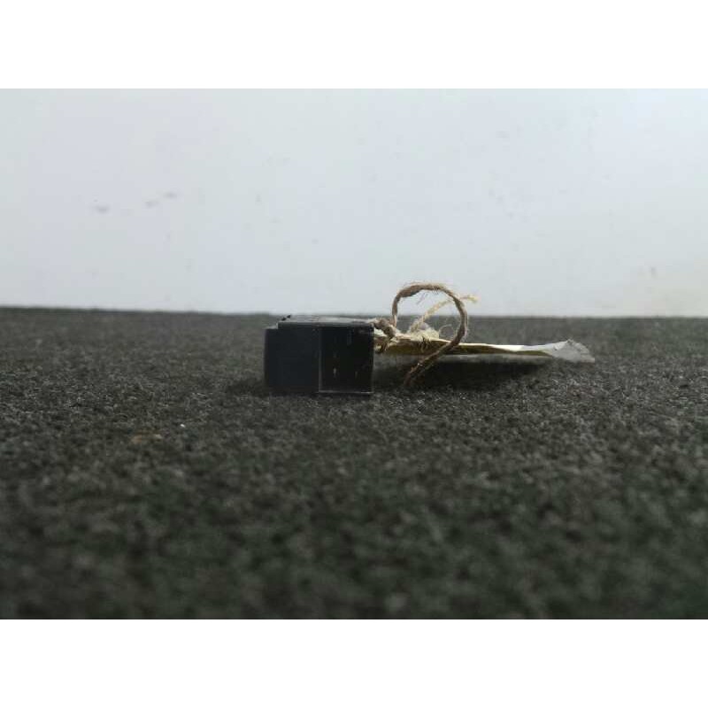 Recambio de mando elevalunas delantero derecho para volkswagen passat variant (3b6) 1.9 tdi referencia OEM IAM   