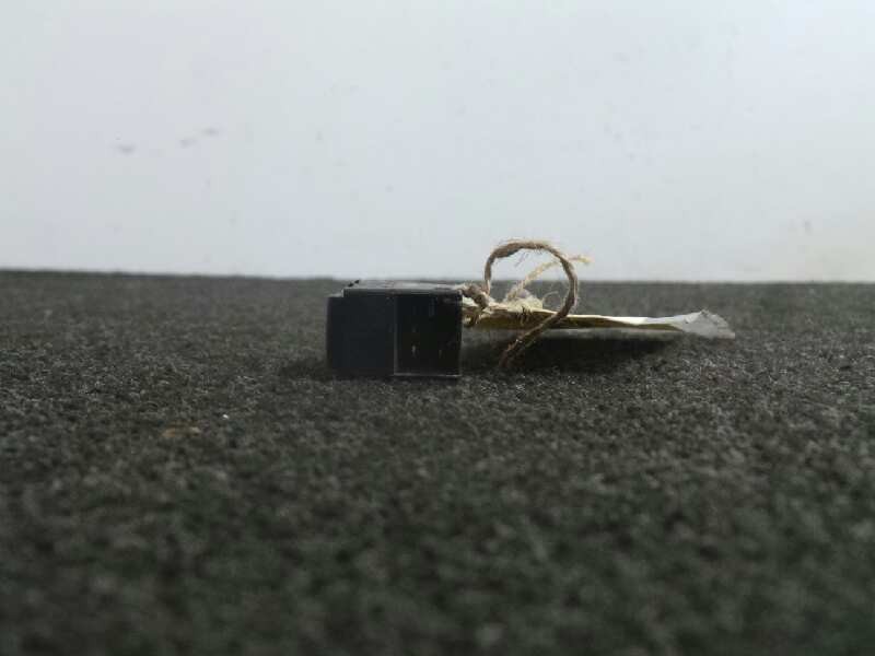 Recambio de mando elevalunas delantero derecho para volkswagen passat variant (3b6) 1.9 tdi referencia OEM IAM   