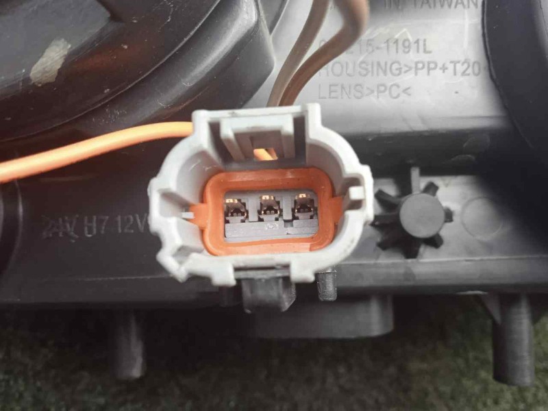 Recambio de faro izquierdo para nissan primera berlina (p12) 1.9 16v turbodiesel cat referencia OEM IAM  P12. 