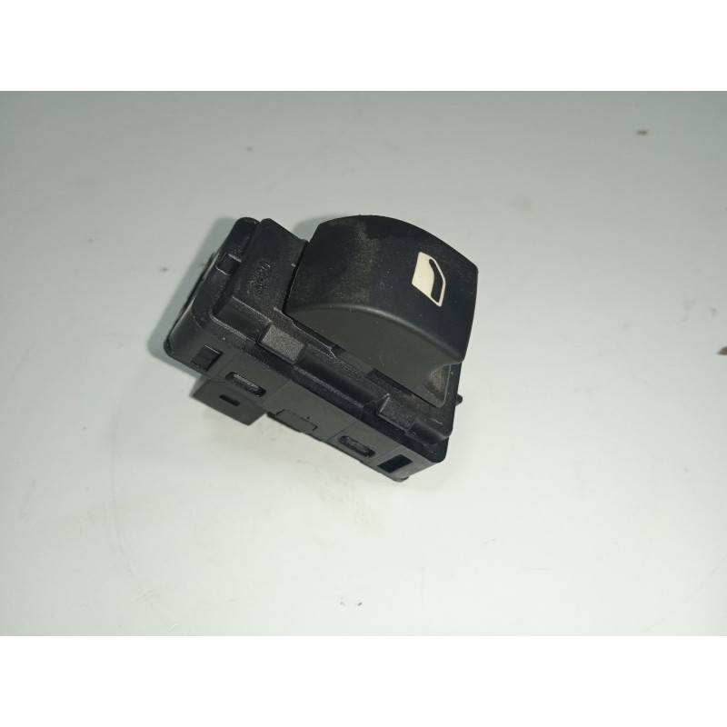 Recambio de mando elevalunas trasero izquierdo para peugeot 308 1.6 hdi fap referencia OEM IAM 13820-11688  