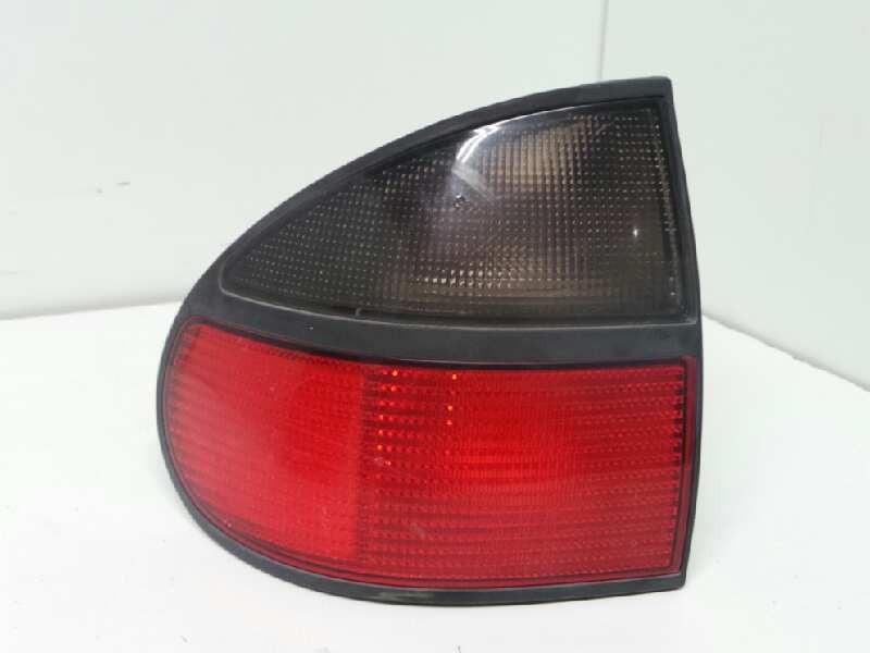 Recambio de piloto trasero izquierdo para renault laguna (b56) 2.0 referencia OEM IAM  1.SERIE EXTERIOR