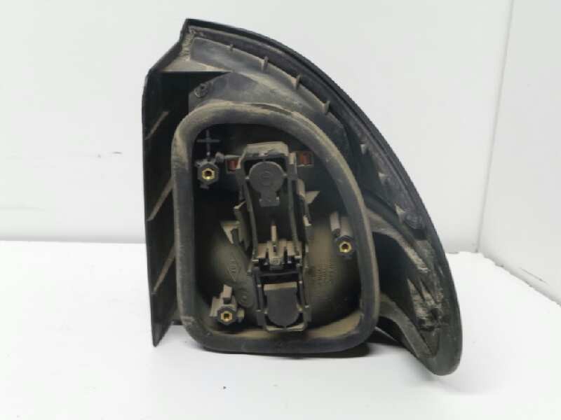 Recambio de piloto trasero izquierdo para renault laguna (b56) 2.0 referencia OEM IAM  1.SERIE EXTERIOR