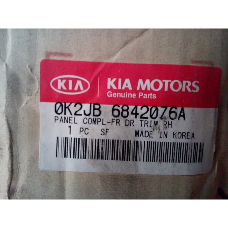 Recambio de guarnecido puerta delantera derecha para kia carens 2.0 crdi referencia OEM IAM 0K2JB68420Z6A NUEVO 