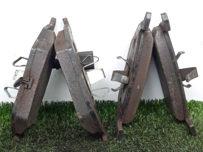 Recambio de pastillas frenos delanteras para volkswagen polo (9n1) 1.4 16v referencia OEM IAM JUEGO  