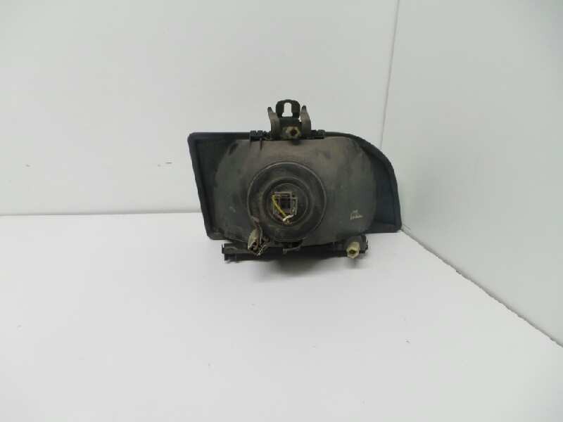 Recambio de faro izquierdo para ford fiesta berlina 1.3 cat referencia OEM IAM  FIESTA 90. 