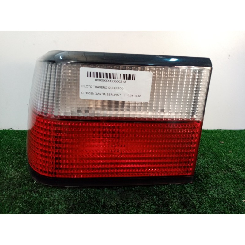 Recambio de piloto trasero izquierdo para citroën xantia berlina referencia OEM IAM  2.SERIE EXTERIOR