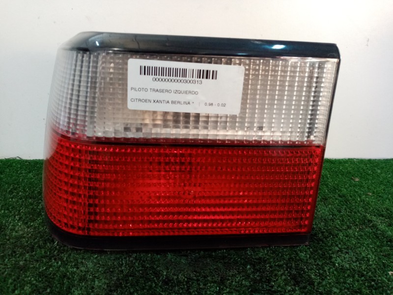 Recambio de piloto trasero izquierdo para citroën xantia berlina referencia OEM IAM  2.SERIE EXTERIOR